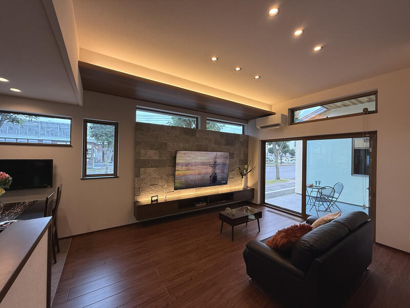 趣味を楽しむ！中庭×インナーガレージ×茶室がある平屋